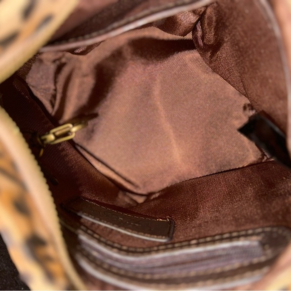 Jessica Simpson cross body leopard print Bucket bag! - Picture 5 of 11